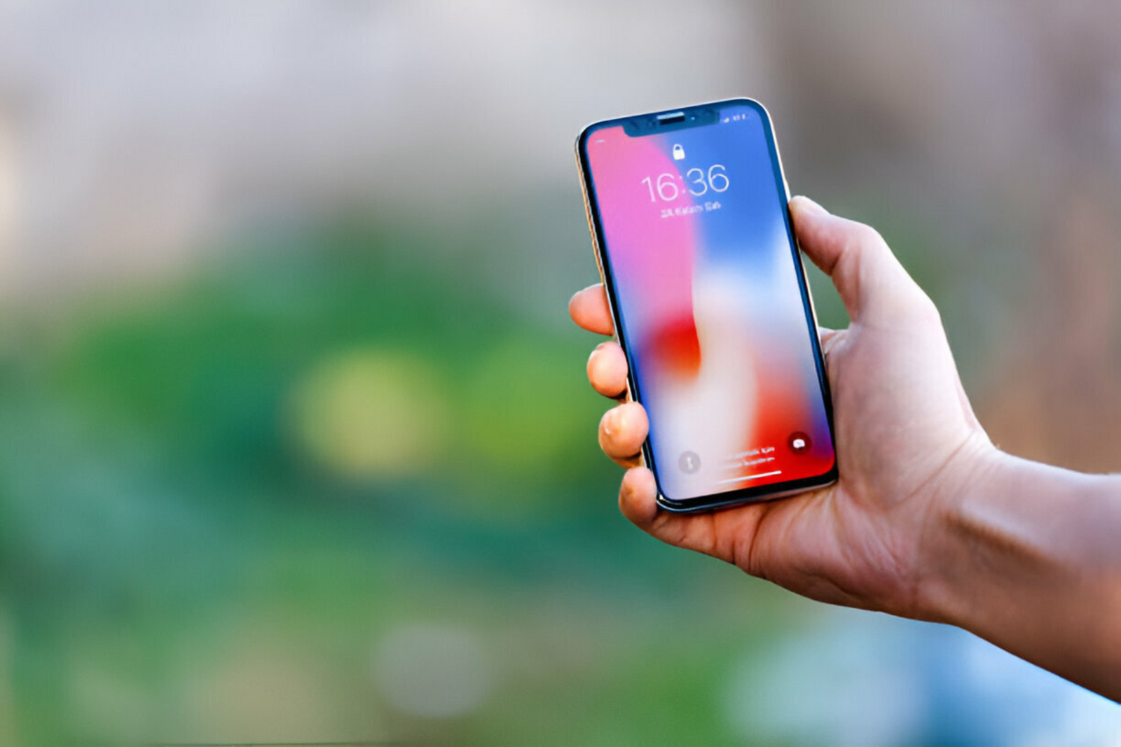 Environmental and Economic Benefits of Buying A Used iPhone in Dubai, UAE