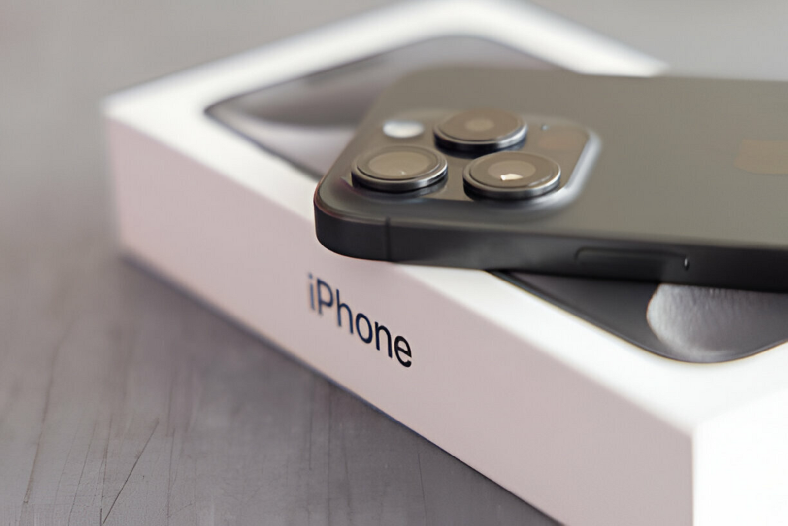The Ultimate Guide to Buying a Refurbished iPhone in the UAE